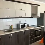 Sunny Apartment *